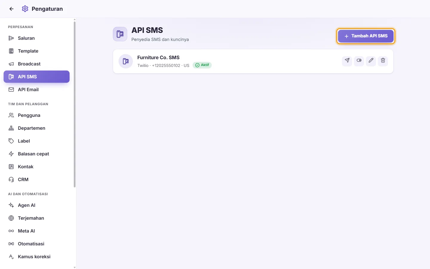 Settings, SMS APIs: a connected SMS gateway and the "Add SMS API" button