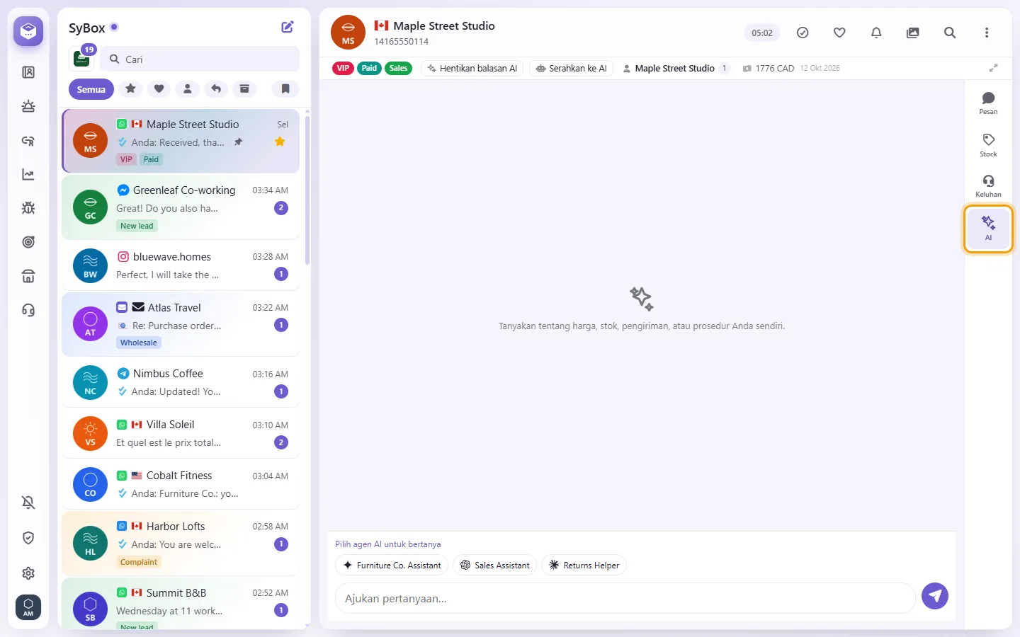A conversation with its "AI" tab open: ask your own AI agent while you answer the customer
